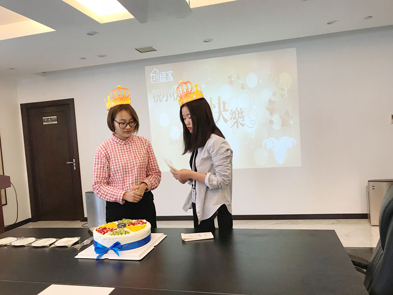 【4月生日會】業務很硬核，而我們只是甜美小公舉